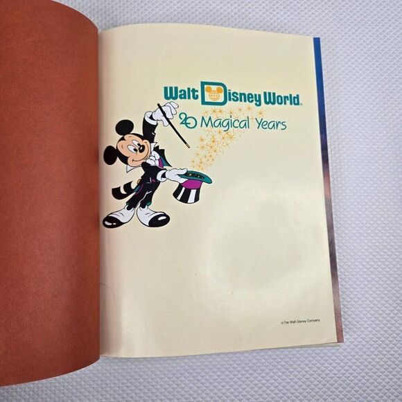 Walt Disney World 20 Magical Years Vintage 1991 Souvenir Collector's Book - Picture 4 of 7
